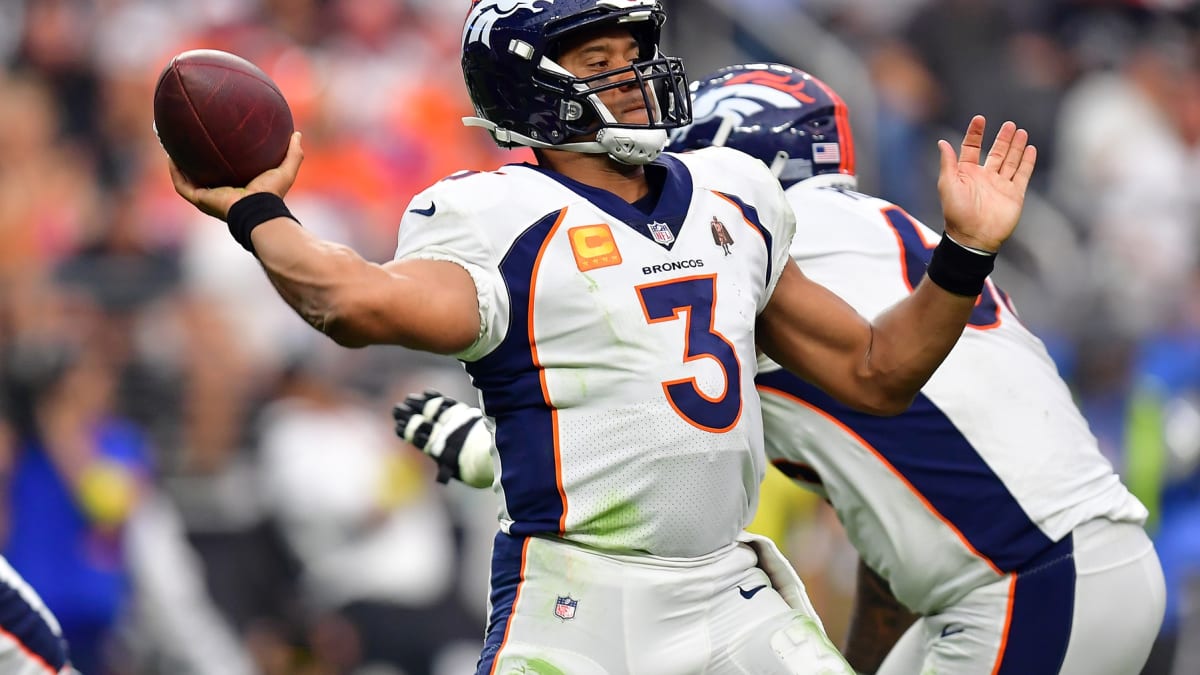 Denver Broncos quarterback Russell Wilson (3) take a drink against the Houston  Texans during an NFL football game Sunday, Sept. 18, 2022, in Denver. (AP  Photo/Jack Dempsey Stock Photo - Alamy