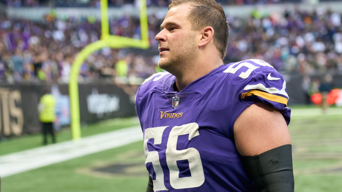 You're soft': Why the refs flagged Vikings' Garrett Bradbury for  unsportsmanlike conduct - Sports Illustrated Minnesota Sports, News,  Analysis, and More