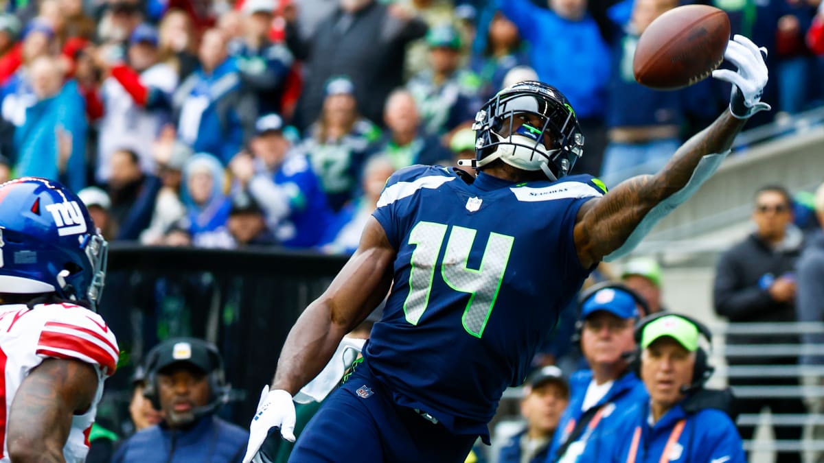 Source: #Seahawks WR DK Metcalf, who is questionable (ribs), will play  Sunday vs the #Panthers. Big lift for Geno Smith and Seattle's offense,  with their All-Pro receiver good to go. : r/fantasyfootball