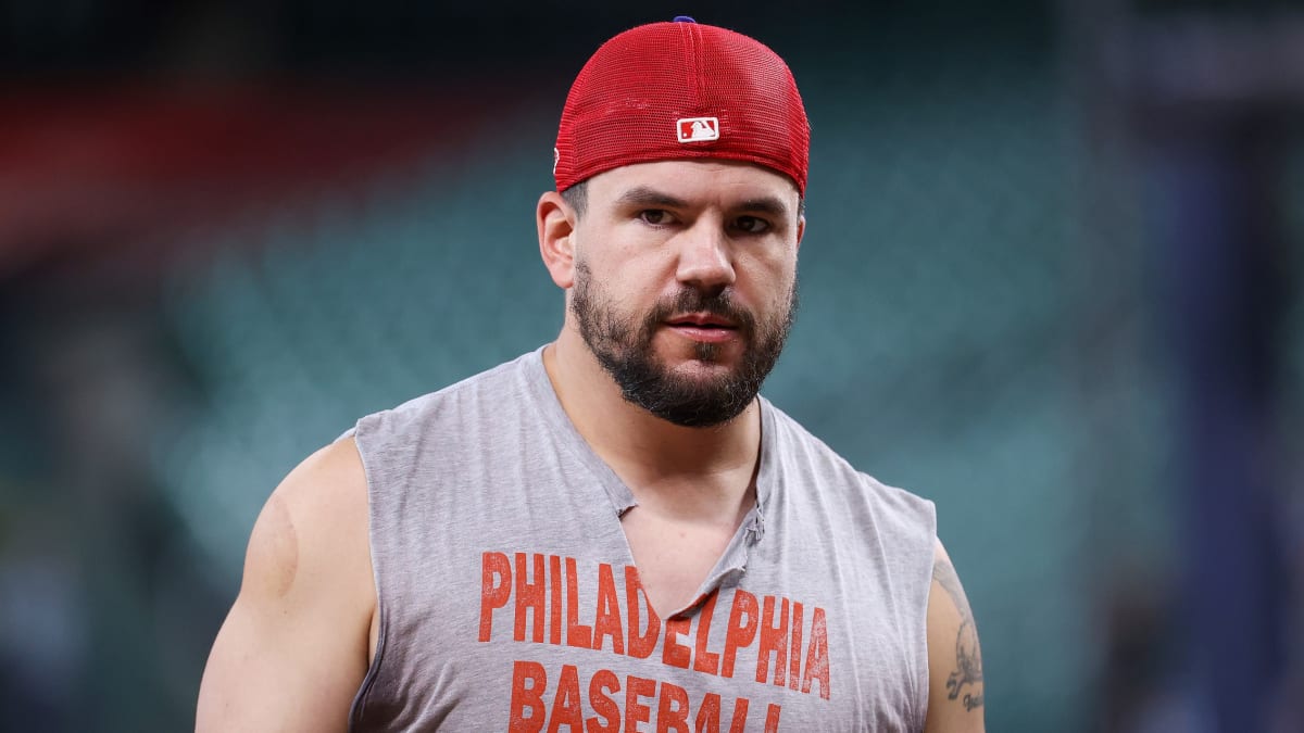 Kyle Schwarber Creeping In On Red Sox Legend's MLB Record