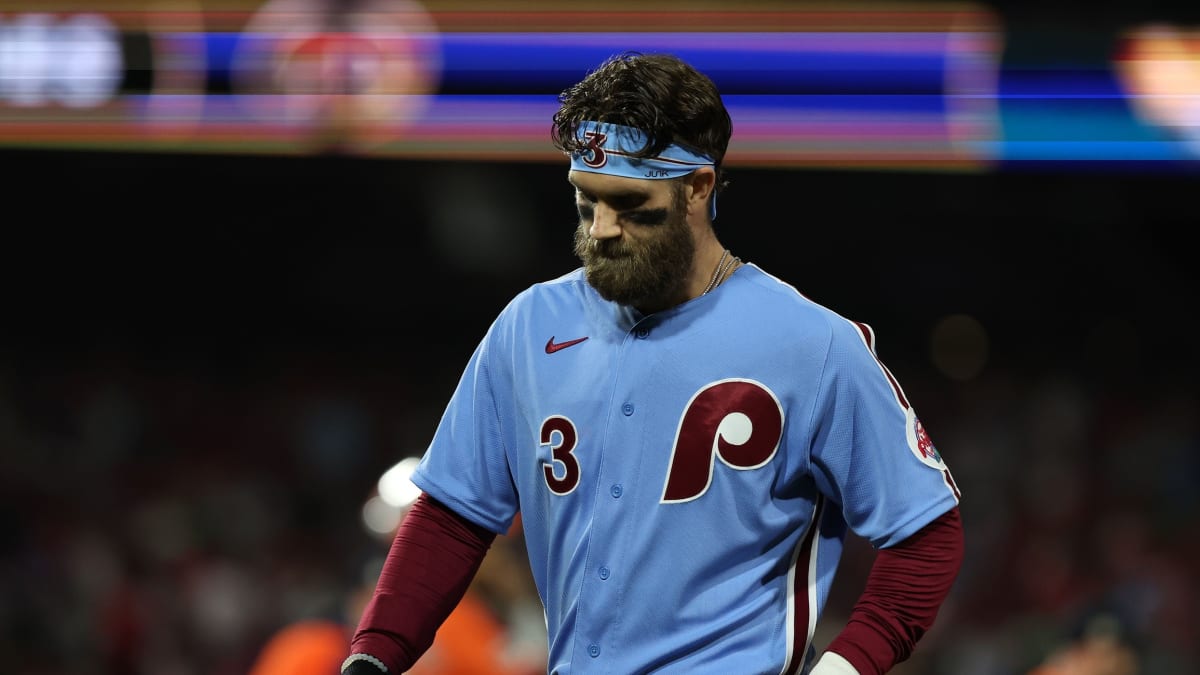 Bryce Harper wears J.T. Realmuto shirt