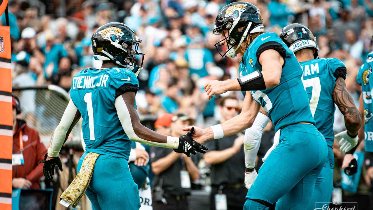 Jaguars defeat Raiders, Travis Etienne, Jacksonville Jaguars, Las Vegas  Raiders, Jacksonville, Travis Etienne rumbles for 109 yards and 2 TDs as  the Jacksonville Jaguars take down the Raiders. #LVvsJAX