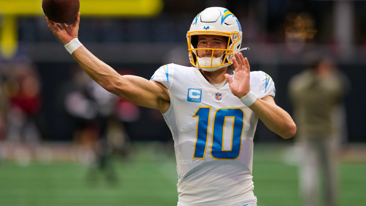 Chargers Quarterback Coach Shares Day-to-Day Approach With Justin Herbert -  Sports Illustrated Los Angeles Chargers News, Analysis and More