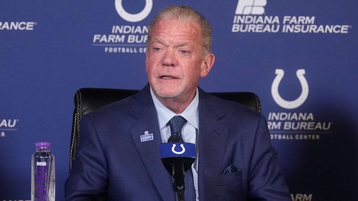 Colts Owner Defends Jeff Saturday's Hire as Coach - The New York Times