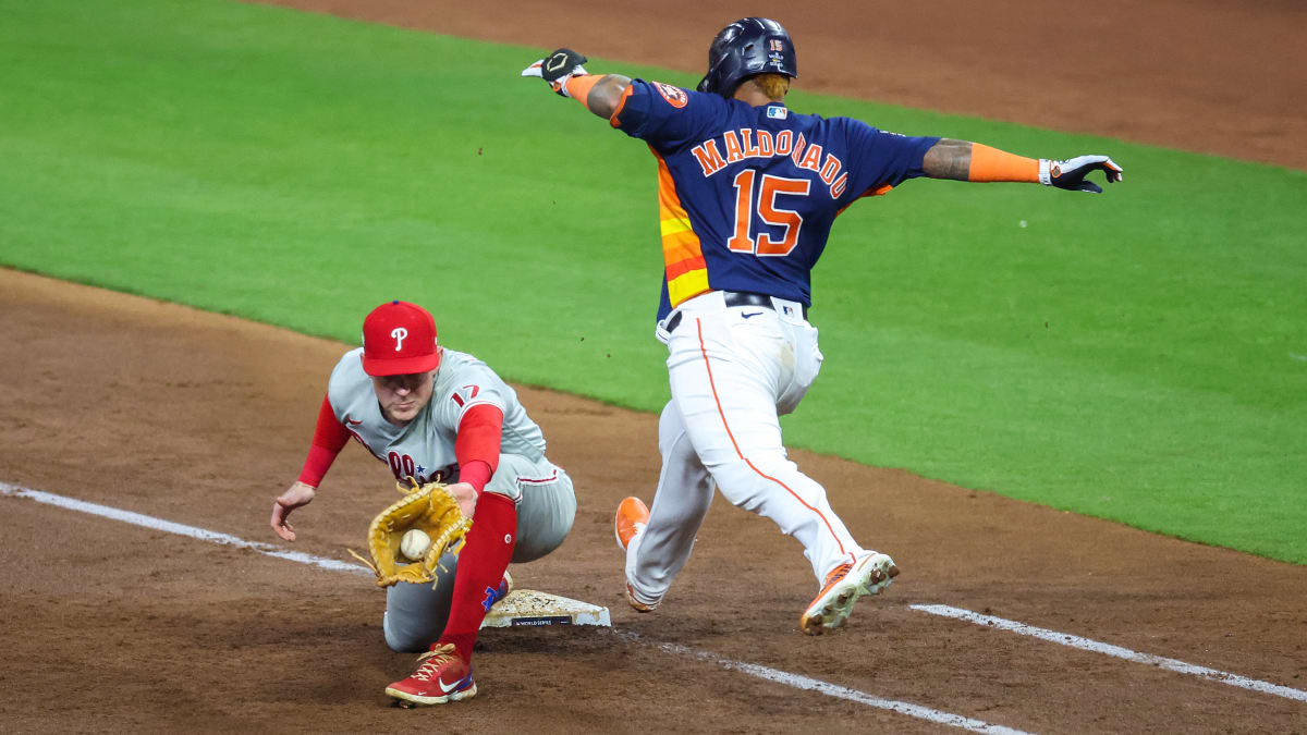 Houston Astros: Martín Maldonado plays with broken hand, hernia