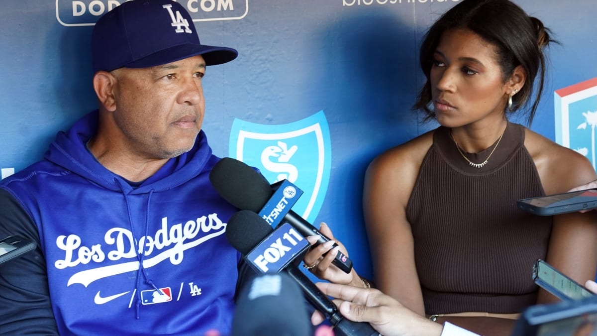 How Much Money Does Dave Roberts Make? Revealing the Dodgers Manager's  Income - SarkariResult