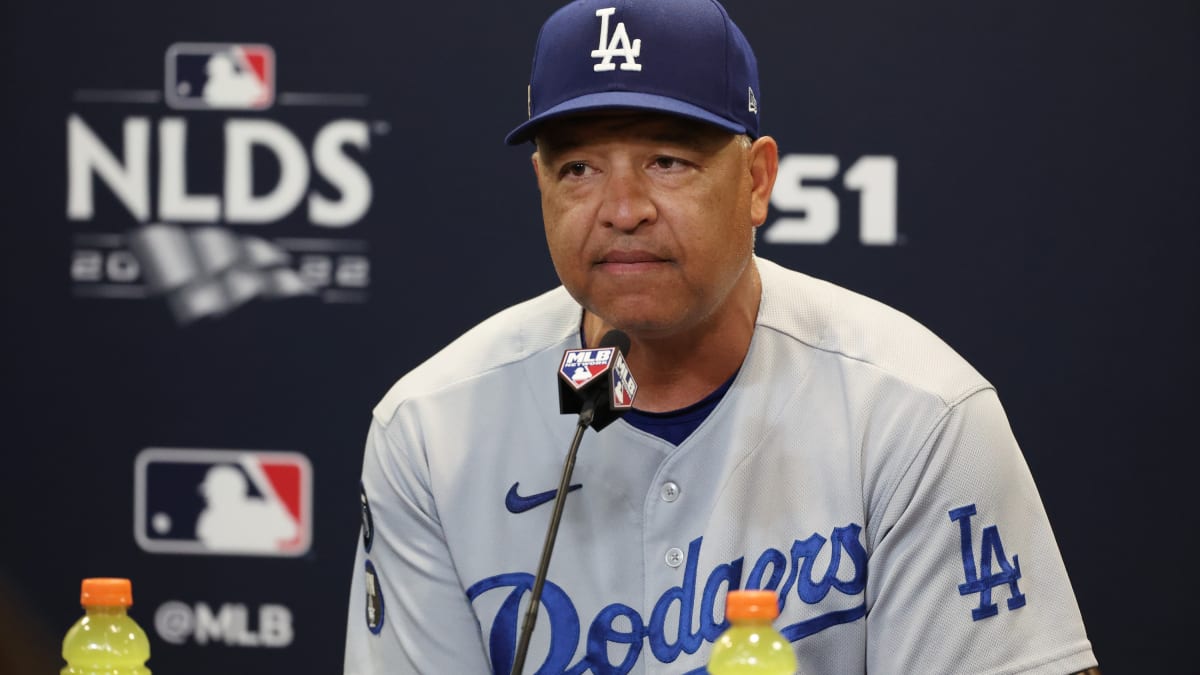 Los Angeles, United States. 16th June, 2022. LOS ANGELES, CALIFORNIA, USA -  JUNE 16: American baseball manager Dave Roberts and wife Tricia Roberts  arrive at the Los Angeles Dodgers Foundation (LADF) Annual