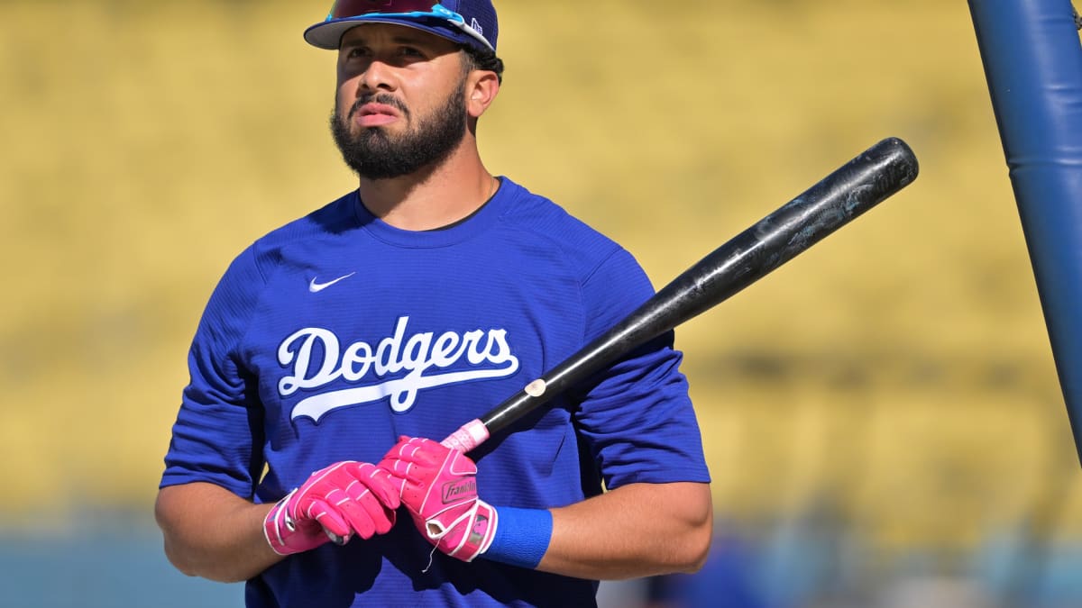 Dodgers fans giving Edwin Rios pity applause in Cody Bellinger's return was  as awkward as it sounds