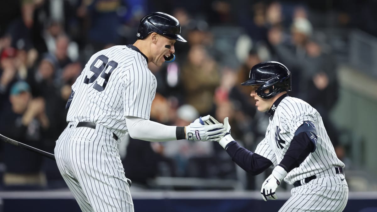 Watch: Aaron Judge and Yankees teammates chug beers at MSG during