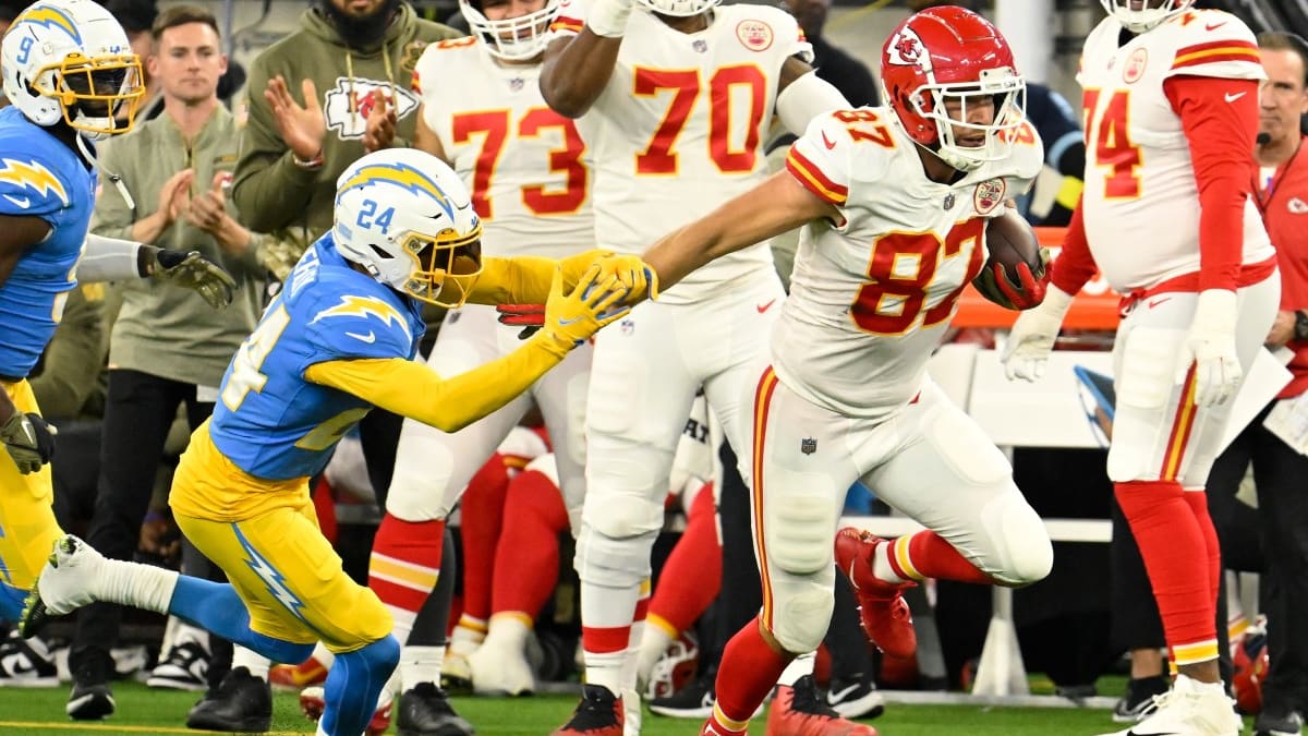 Chiefs fall to 1-2 after after turnover-plagued loss to Chargers