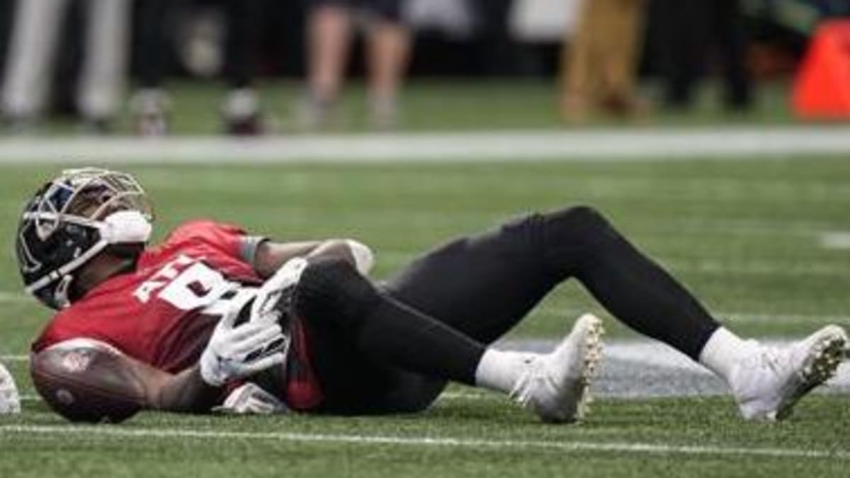 Atlanta Falcons: Kyle Pitts lost on a dirty, unnecessary hit by Bears safety