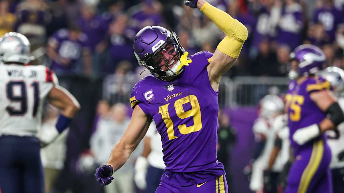 Adam Thielen spits out postgame turkey after Vikings' Thanksgiving win over  Patriots - Sports Illustrated Minnesota Vikings News, Analysis and More