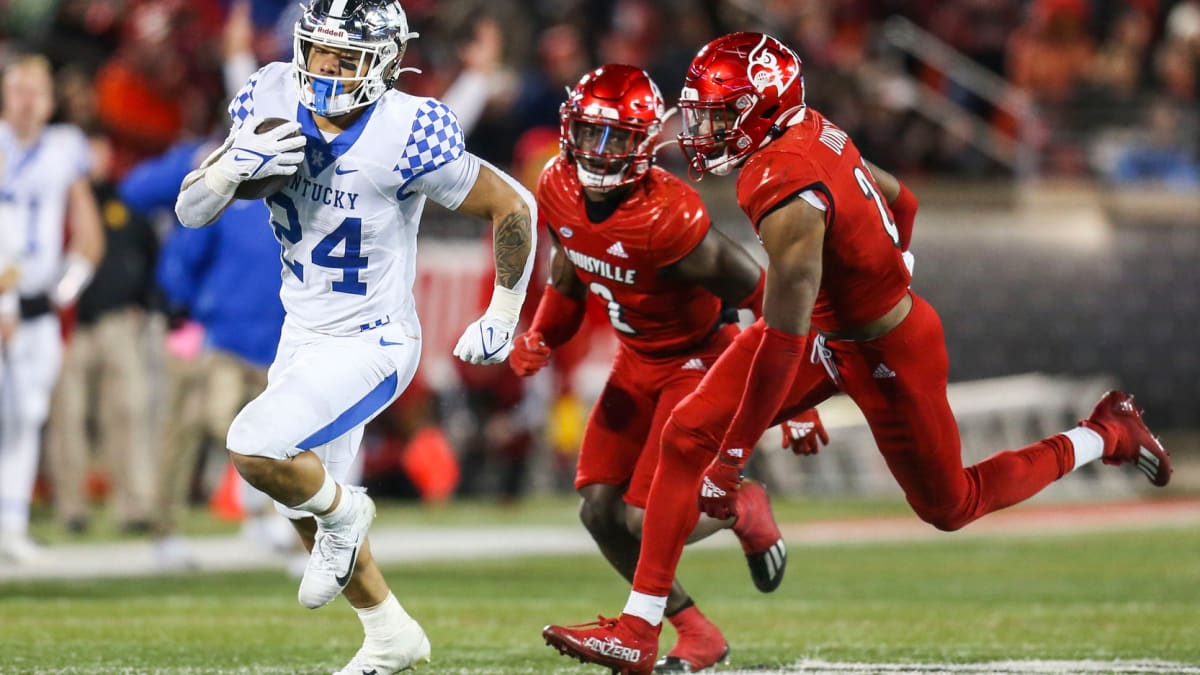 Kentucky Football on X: #NFLCats x Week Eight in the @NFL @TheRealZSmith,  @AWilliamson54, @LBStenberg, @Bud_Dupree, @benny_snell, @LynnBowden_1,  @Grindin_59, @M__Edwards7 Watch on CBS, Fox, NBC and ESPN: