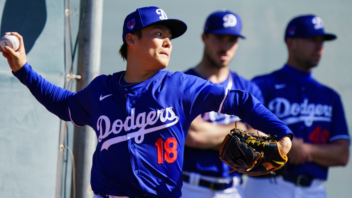 Los Angeles Dodgers Pitcher Yoshinobu Yamamoto Given Surprise Gift By New  Teammate - Inside the Dodgers