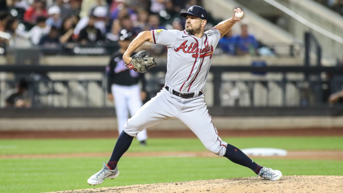 Braves lefty Lee far removed from spotlight of World Series