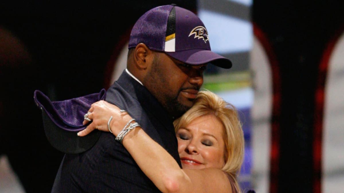 Michael Oher  Leigh Anne Tuohy