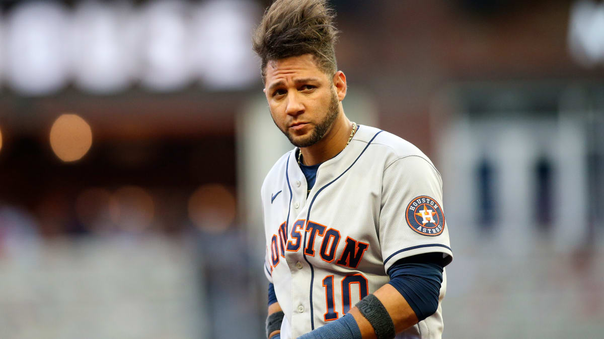 Astros players show Yuli Gurriel love in World Series ring ceremony