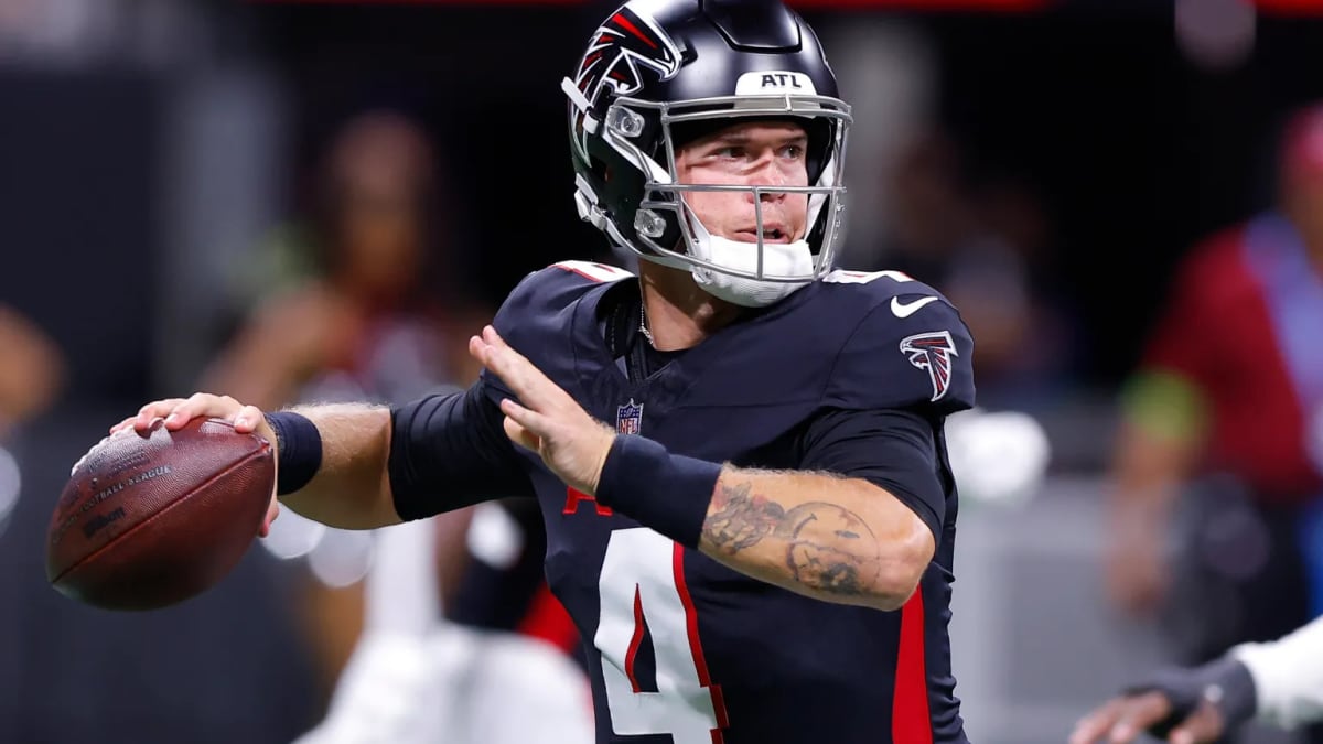 Atlanta Falcons QB Taylor Heinicke 'Great' for Desmond Ridder Development -  Sports Illustrated Atlanta Falcons News, Analysis and More