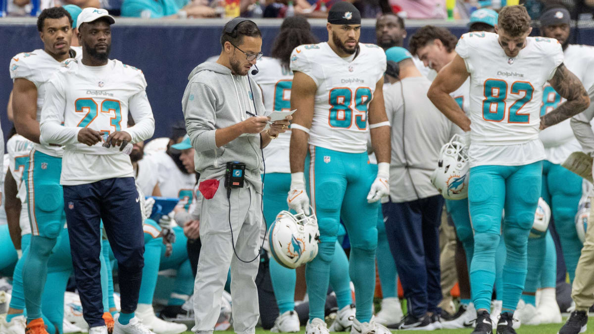 Miami Dolphins Going with Tua Tagovailao and Full (Healthy) Lineup Against  Houston - Sports Illustrated Miami Dolphins News, Analysis and More