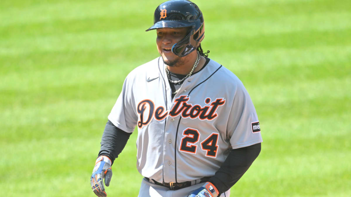 Miguel Cabrera jokingly squares up with José Ramírez after Guardians  All-Star's bout with Tim Anderson