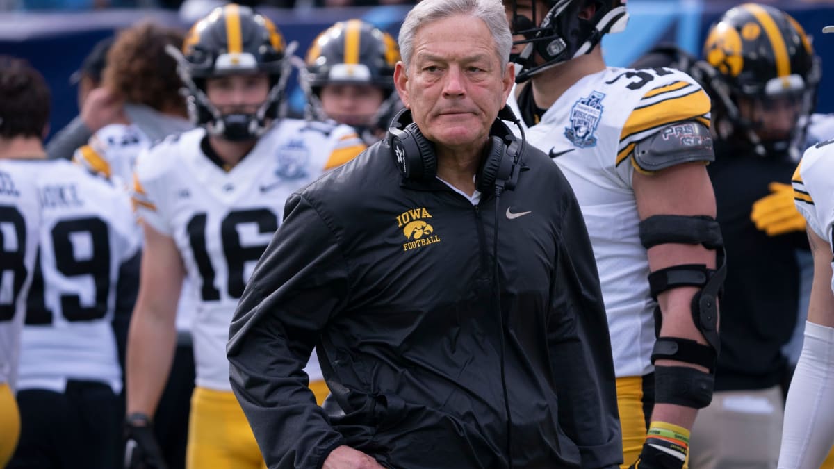 Iowa Football: Hawkeyes' win total among best bets in college football