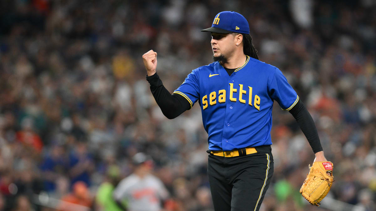 Mariners' Luis Castillo goes viral for throwing 47 straight fastballs in  domination of White Sox