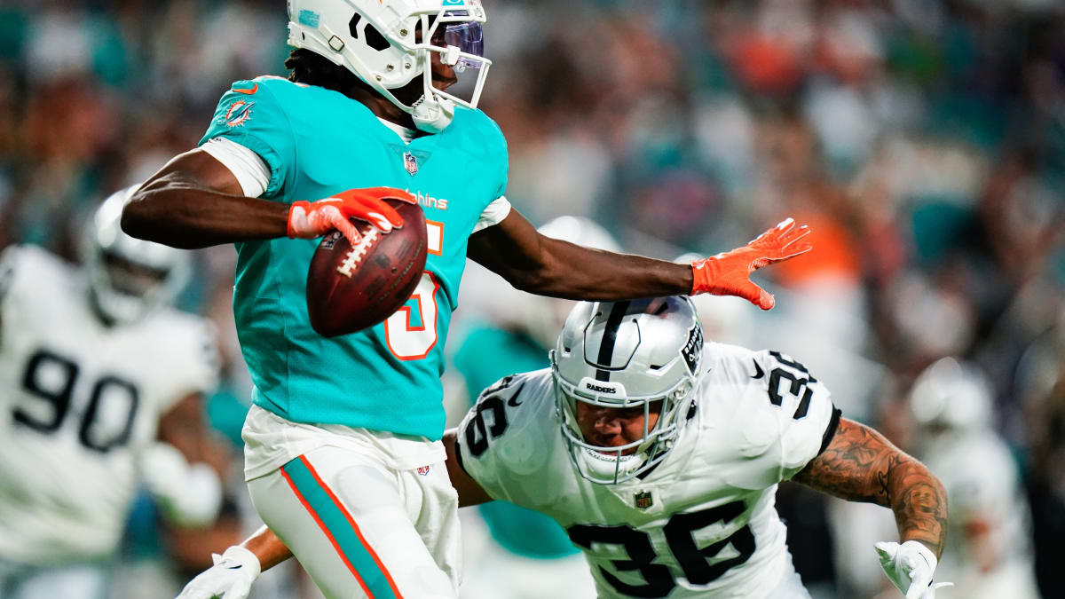 Las Vegas Raiders linebacker Curtis Bolton (36)celebrates against