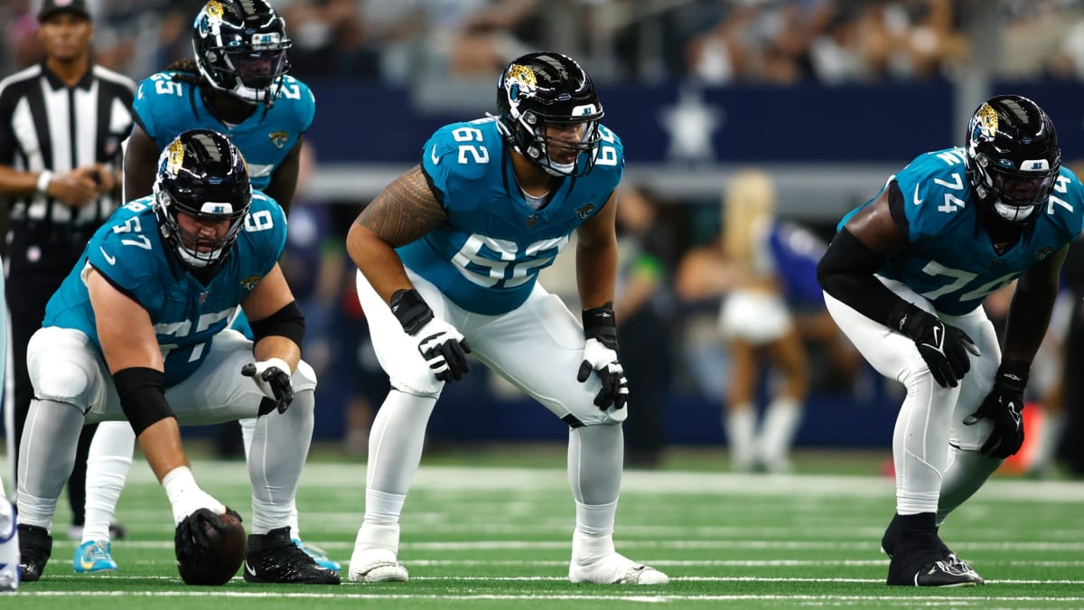 Jaguars offensive line still learning but building chemistry