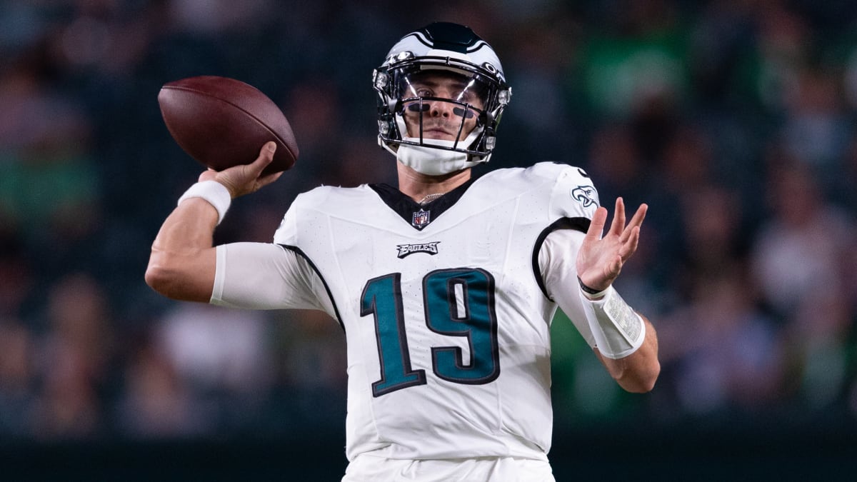 Philadelphia Eagles vs. Commanders 10 Observations: Sack Masters, DeVonta's  Big Plays, & A.J. Brown - Sports Illustrated Philadelphia Eagles News,  Analysis and More