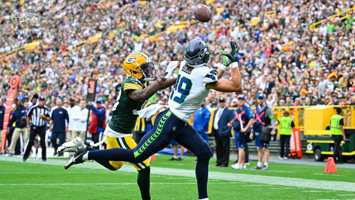 Nate McCrary rushes for a 1-yard touchdown vs. Seattle Seahawks 