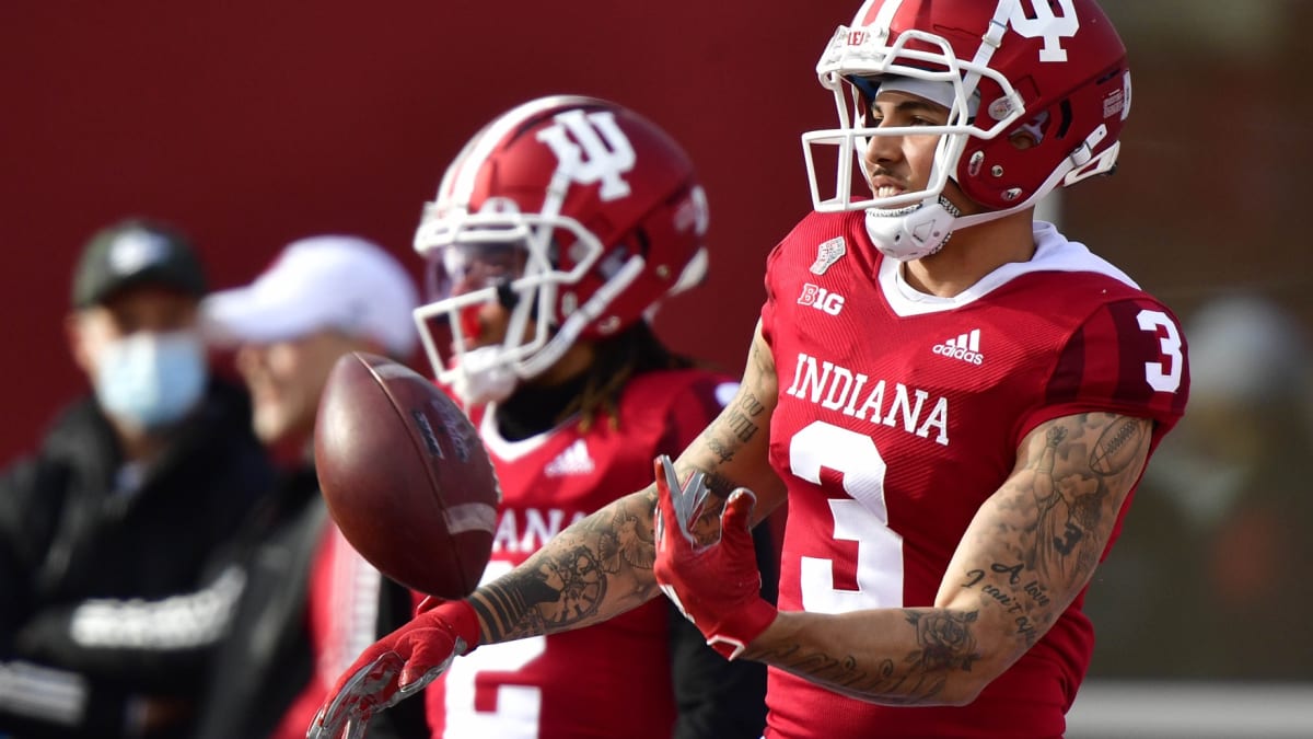 Kansas City Chiefs wide receiver Ty Fryfogle catches a pass during the NFL  football team's organized team activities Thursday, June 1, 2023, in Kansas  City, Mo. (AP Photo/Charlie Riedel Stock Photo - Alamy