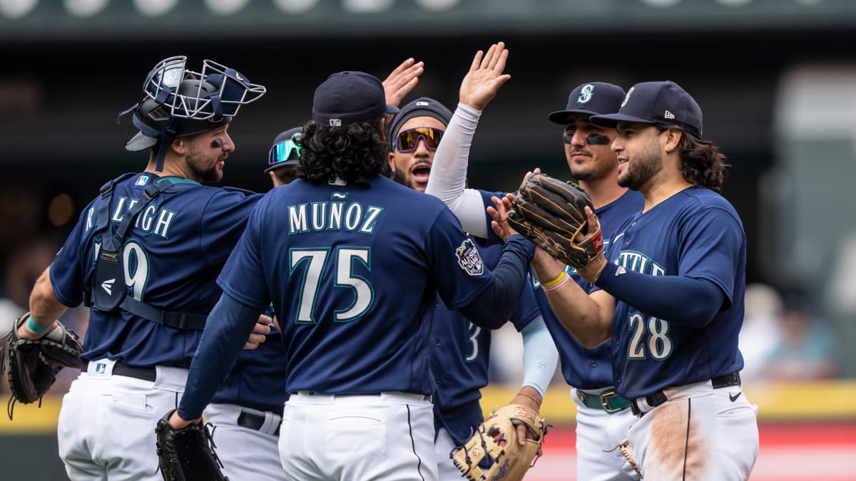 Awesome August: How the Mariners are making history