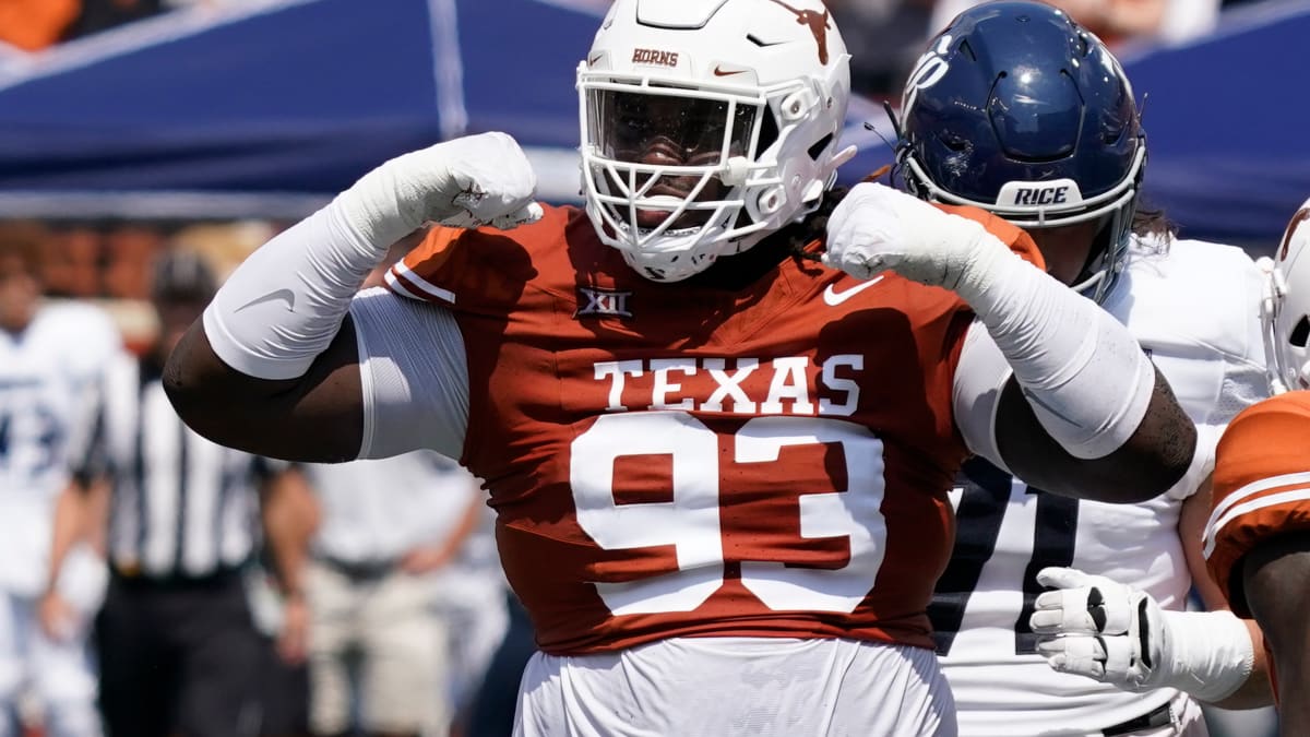 Stout defense lifts No. 11 Texas Longhorns to 37-10 win over Rice