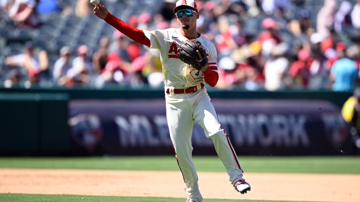 Braves claim Andrew Velazquez off waivers; transfer Yonny Chirinos to the  60-day IL - Battery Power