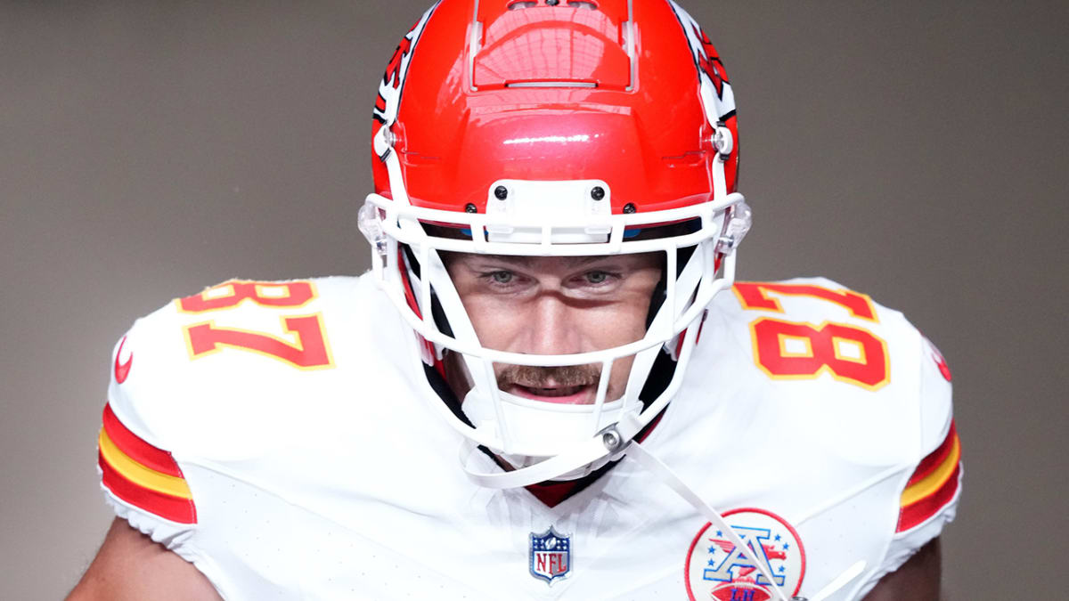 KC Chiefs' Andy Reid on Travis Kelce's Penalties and Knee Injury: 'Travis  Was Fighting Travis' - Sports Illustrated Kansas City Chiefs News, Analysis  and More