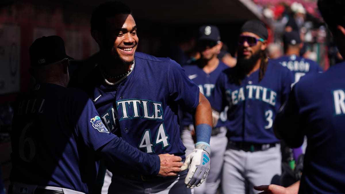 Julio Rodriguez making other players look small : r/Mariners