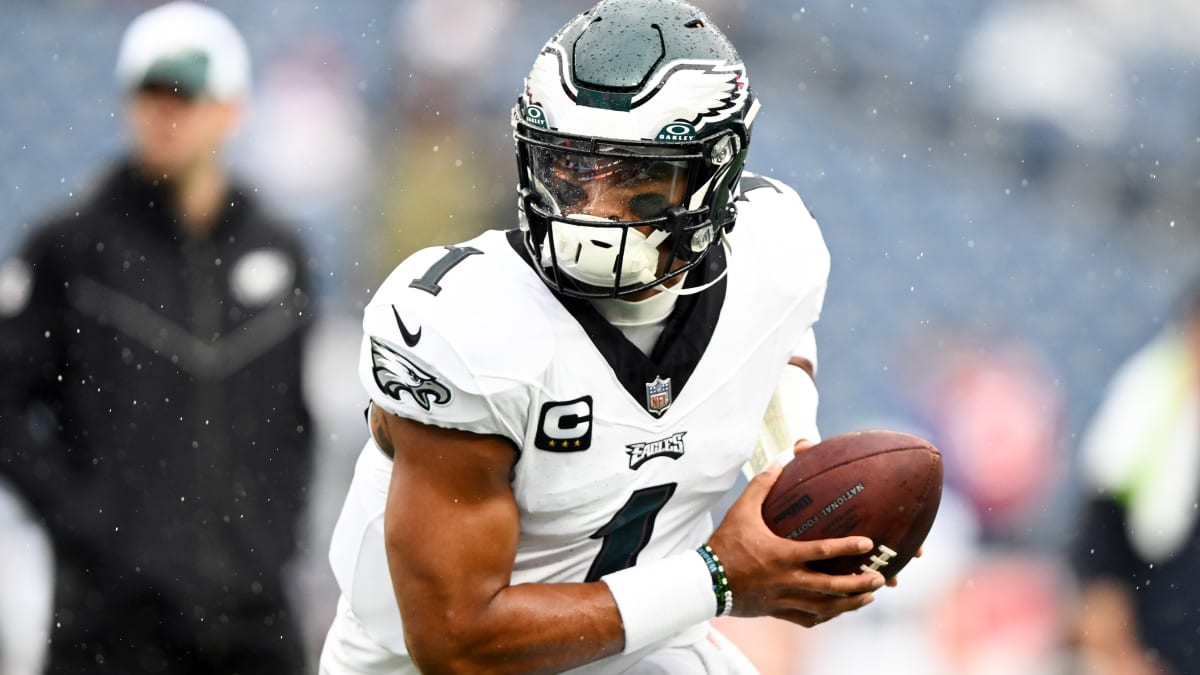 Eagles' Nakobe Dean Questionable to return against Patriots