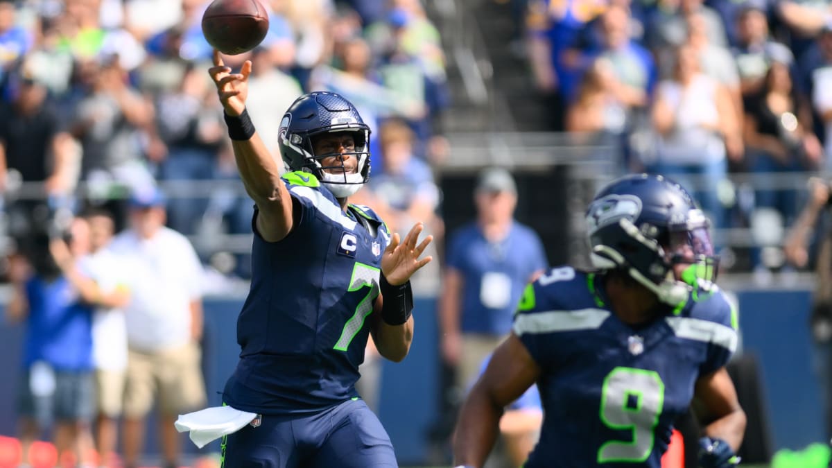 Seattle Seahawks Use Long Drives To Build Halftime Lead vs. Los Angeles Rams  - Sports Illustrated Seattle Seahawks News, Analysis and More