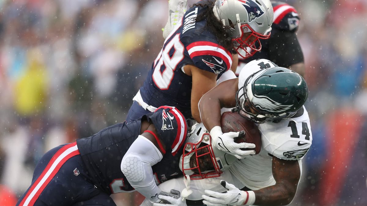 Eagles edge Patriots in Week 1 in up-and-down day for Philly