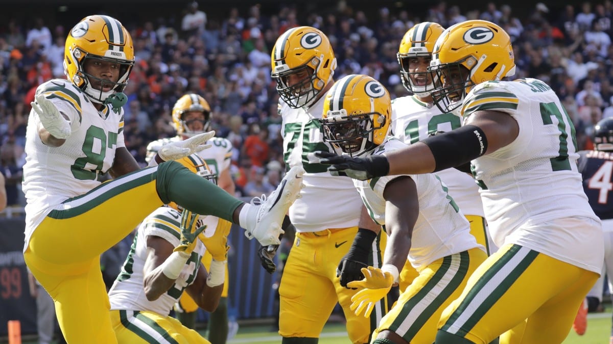 Aaron Rodgers Climbs Two All-Time Touchdown Lists in Latest Victory Over  Bears - Sports Illustrated Green Bay Packers News, Analysis and More