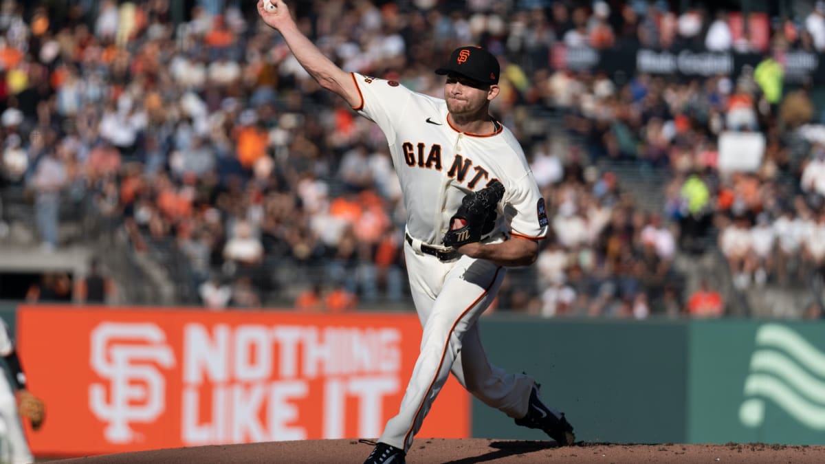 Giants rookie pitcher has wild delivery