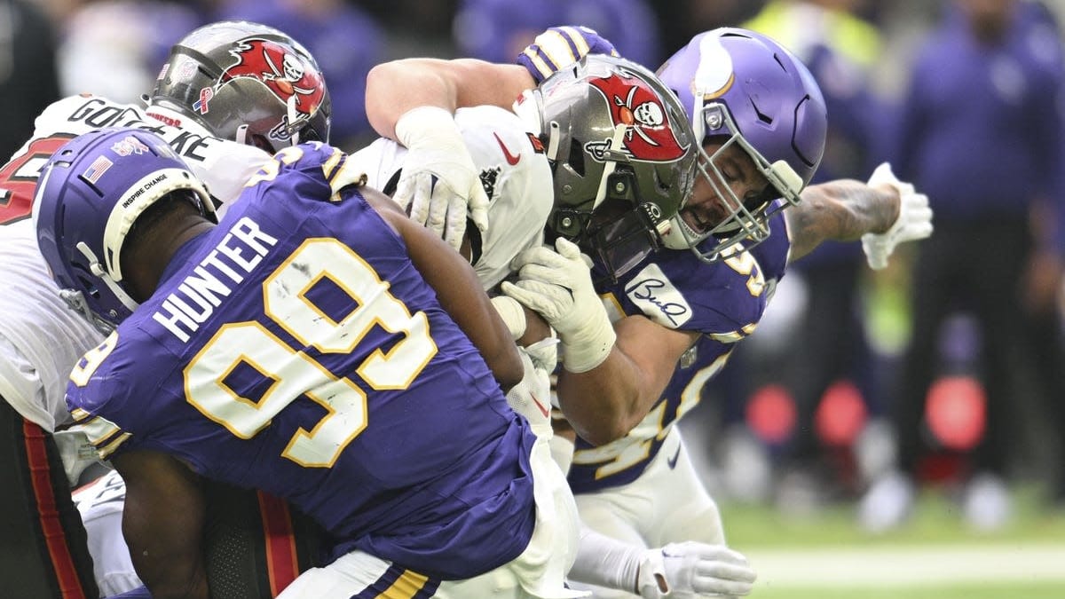 NFL on TV today: Minnesota Vikings vs. Tampa Bay Buccaneers live stream, TV  channel, time, how to watch, Athlon Sports