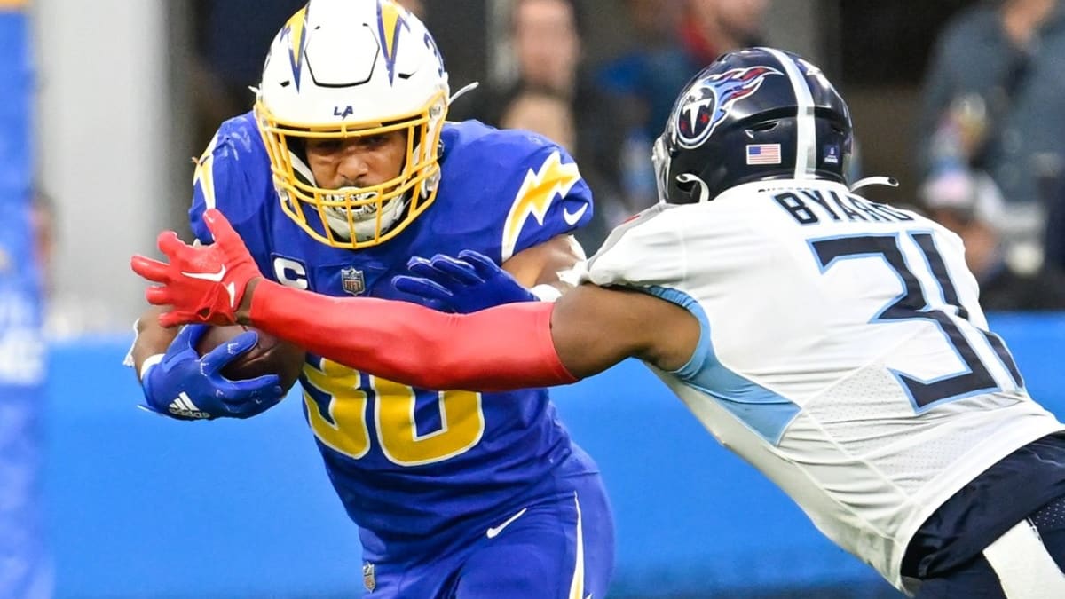 Tennessee Titans vs Los Angeles Chargers - December 18, 2022