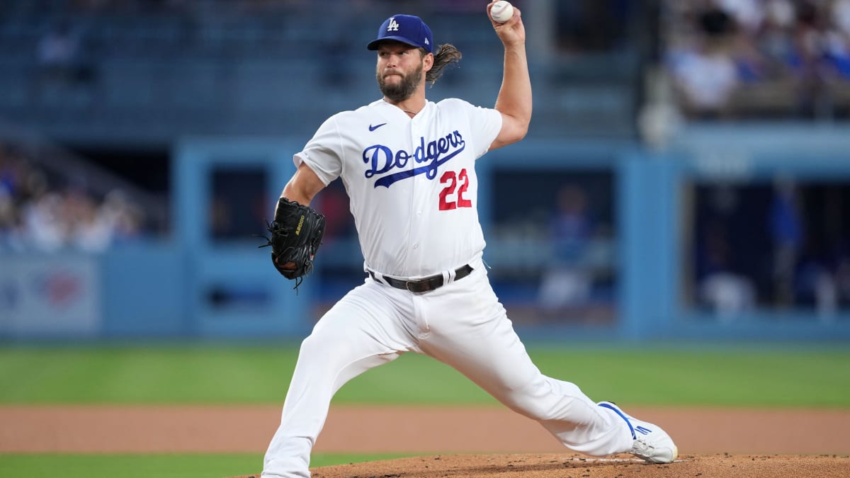 Los Angeles Dodgers re-sign pitcher Clayton Kershaw to a 1-year