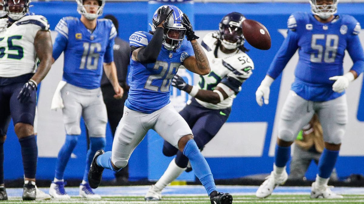 Jared Goff connects with Kalif Raymond on a 36-yard FLEA-FLICKER TD to give  the Lions the lead vs. the Seahawks