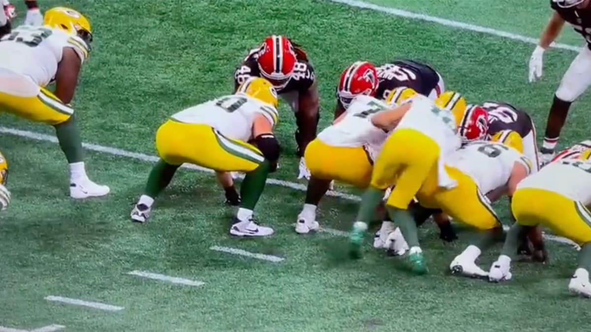 Packers' Jordan Love Botched a QB Sneak in Such a Weird Way vs