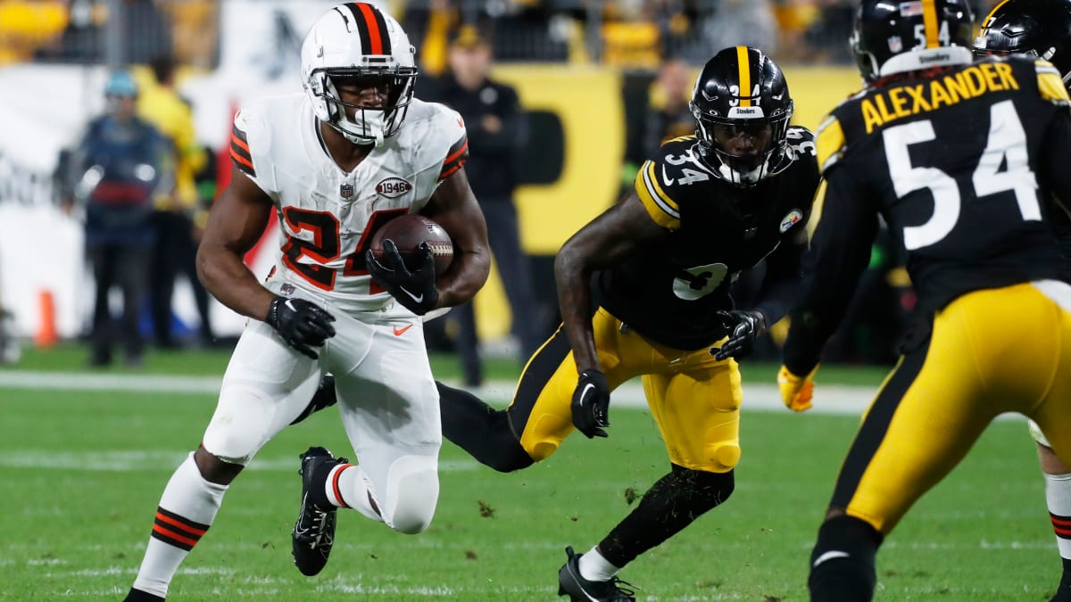 Nick Chubb suffers gruesome knee injury in Browns' game vs. Steelers