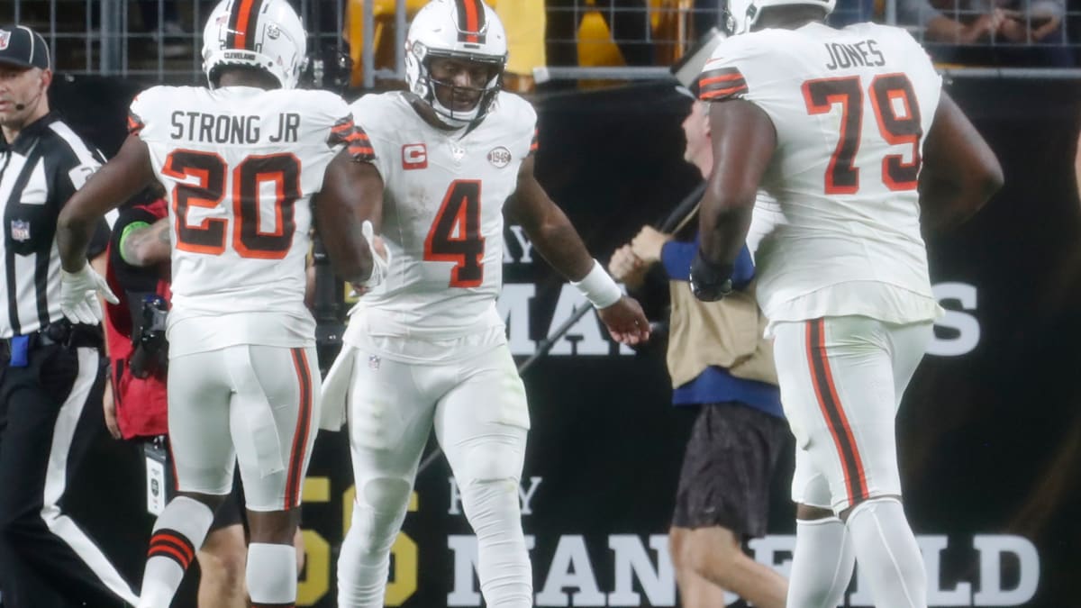 Nick Chubb player props odds, tips and betting trends for Week 10, Browns  vs. Dolphins