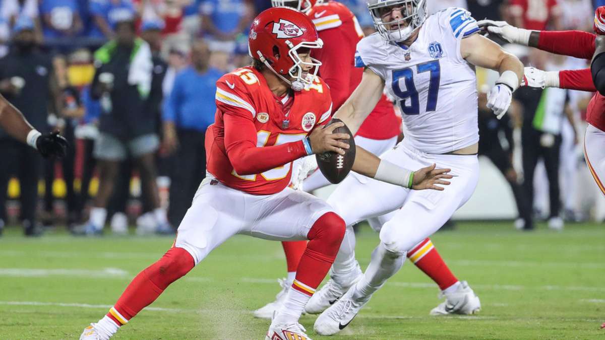 Detroit Lions Aidan Hutchinson changed stance and recorded NFL sacks -  Sports Illustrated Detroit Lions News, Analysis and More