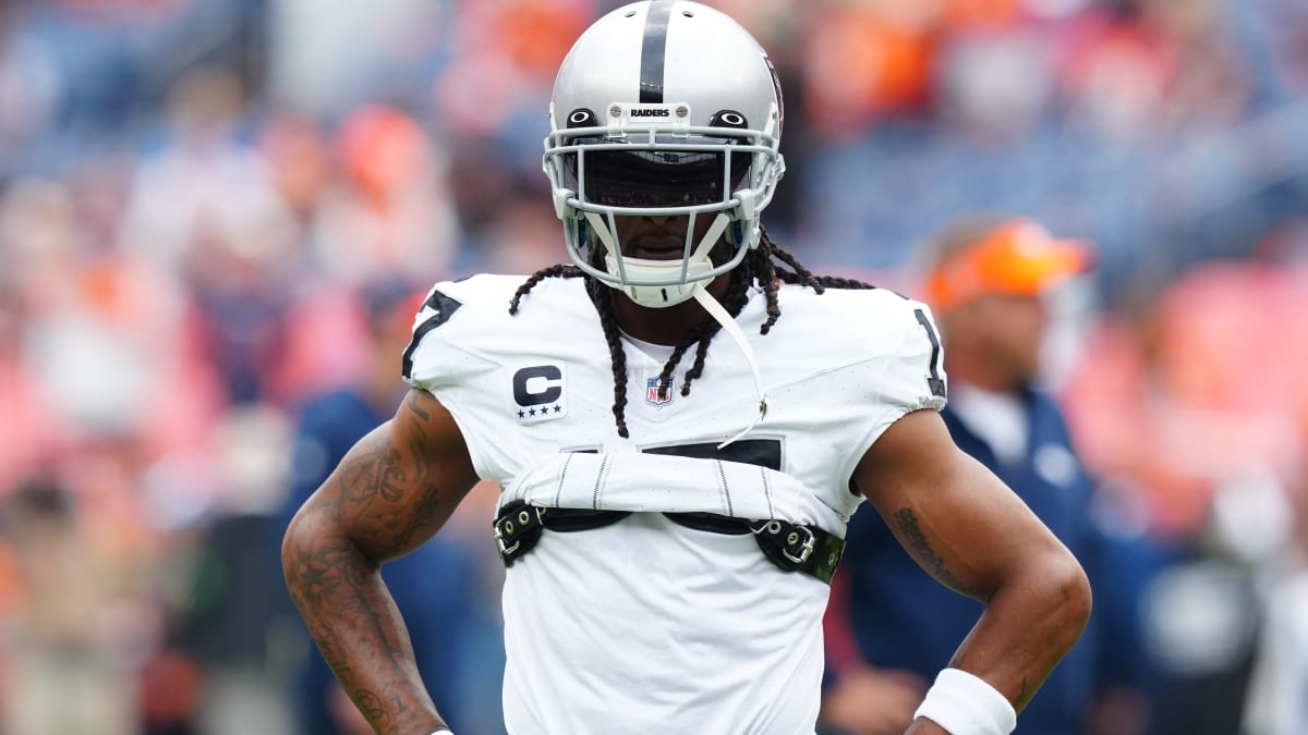 Losing To The Steelers May Have Been The Final Straw For Raiders WR Davante  Adams Who 'Doesn't Have Time To Wait Around' In Las Vegas